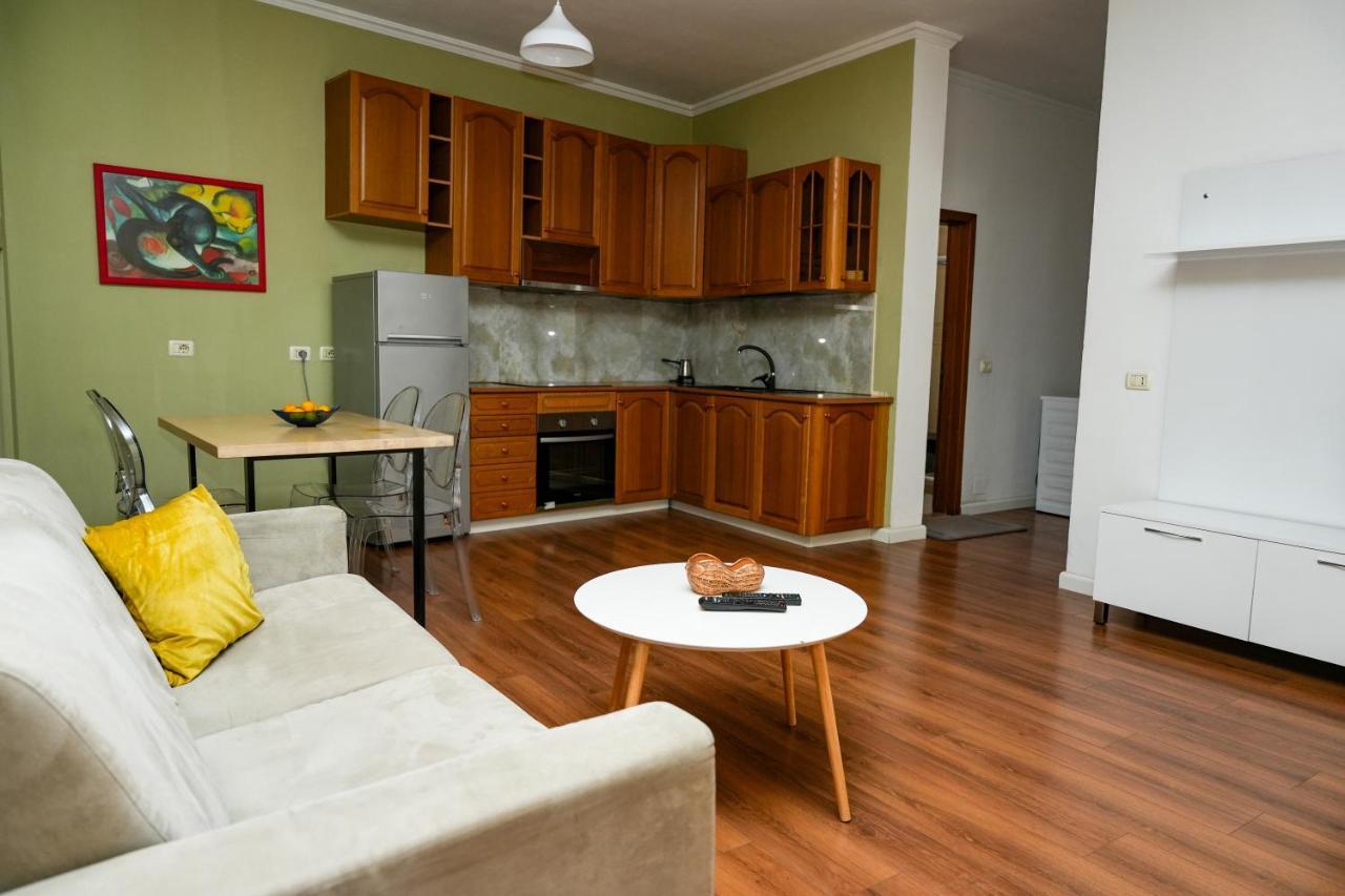 Cozy Apartment In The Heart Of Tirana ! Eksteriør bilde