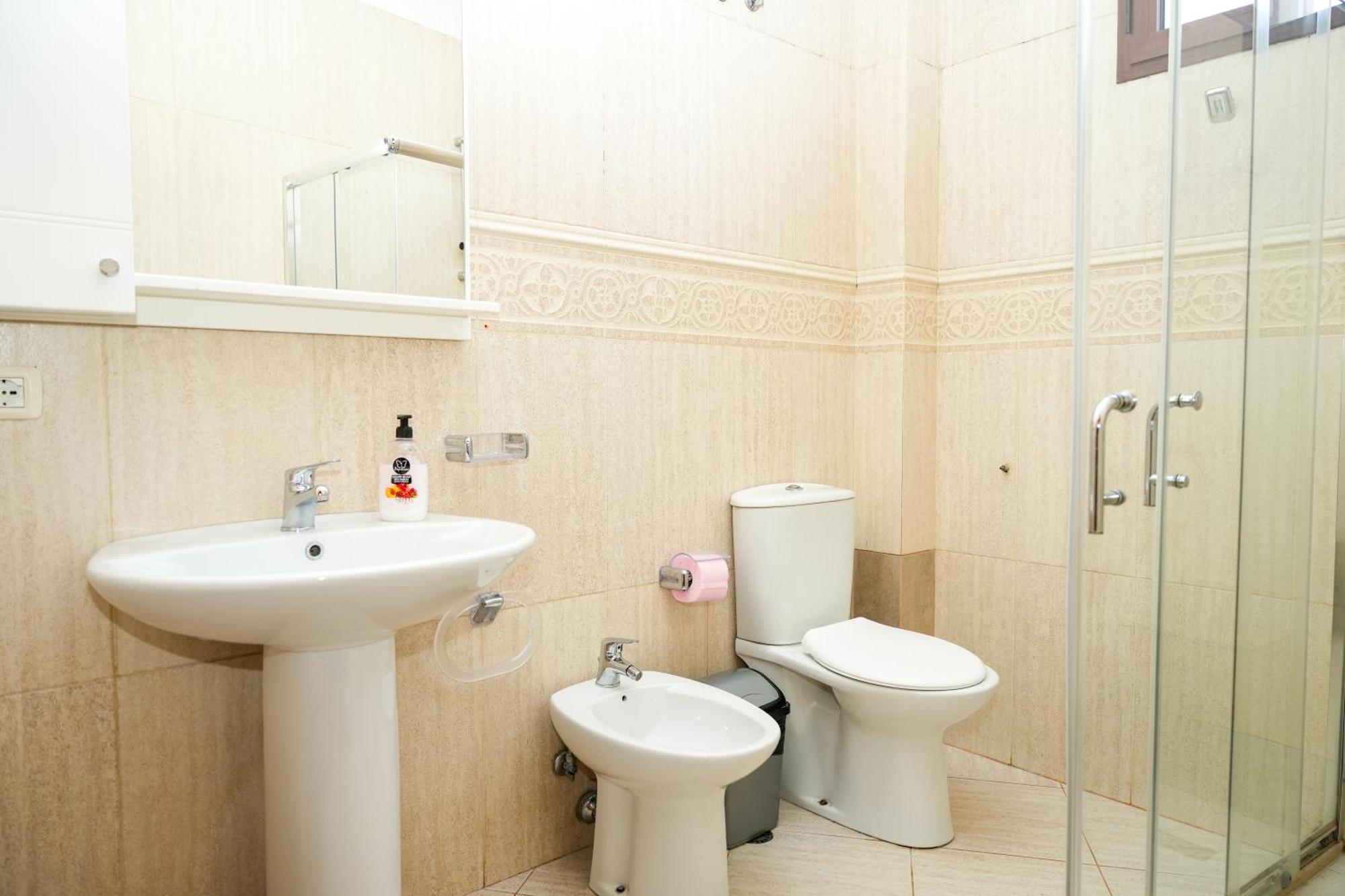 Cozy Apartment In The Heart Of Tirana ! Eksteriør bilde